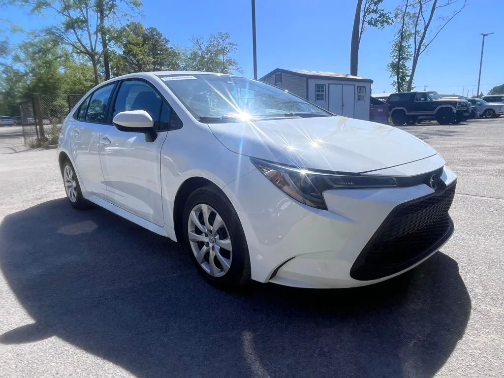 White 2022 Toyota Corolla LE for sale in Summerville, SC