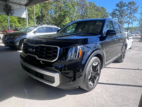 Photos of 2025 Kia Telluride S for sale in Summerville, SC at Automaxx of the Carolinas