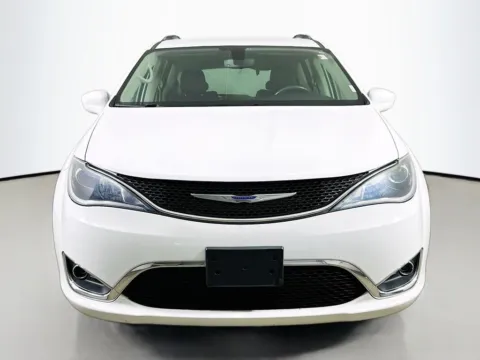 Photos of 2020 Chrysler Pacifica Touring L for sale in Summerville, SC at Automaxx of the Carolinas