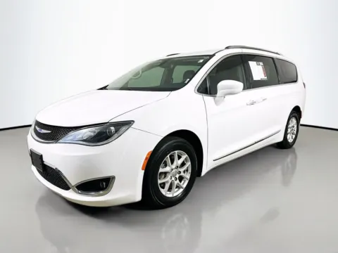 Another view of 2020 Chrysler Pacifica Touring L for sale in Summerville, SC at Automaxx of the Carolinas