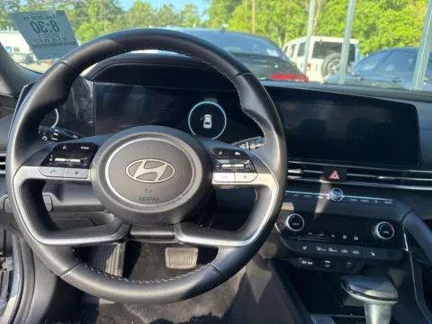 More photos of 2025 Hyundai Elantra SEL Convenience at Automaxx of the Carolinas, SC