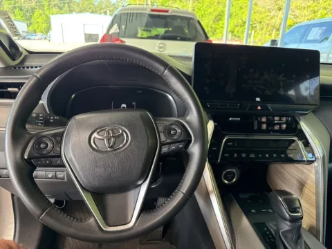 More photos of 2023 Toyota Venza Limited at Automaxx of the Carolinas, SC