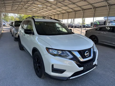 White 2017 Nissan Rogue SV for sale in Summerville, SC