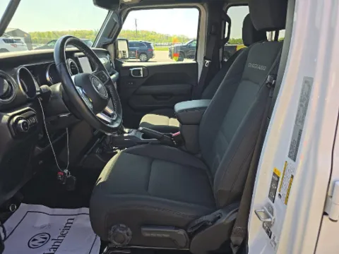More photos of 2022 Jeep Gladiator Overland at Automaxx of the Carolinas, SC