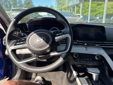 More photos of 2025 Hyundai Elantra Limited at Automaxx of the Carolinas, SC