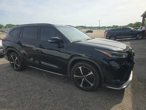 Black 2021 Toyota Highlander XSE for sale in Summerville, SC