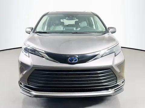 Photos of 2024 Toyota Sienna XLE for sale in Summerville, SC at Automaxx of the Carolinas