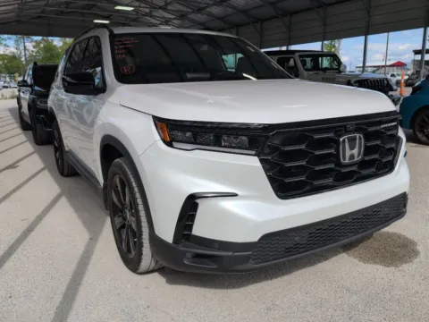 Photos of 2025 Honda Pilot Black Edition for sale in Summerville, SC at Automaxx of the Carolinas