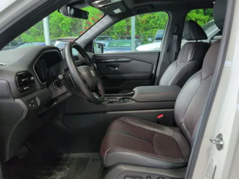 More photos of 2025 Honda Pilot Black Edition at Automaxx of the Carolinas, SC