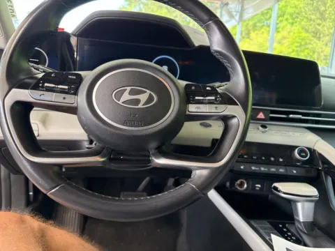 More photos of 2024 Hyundai Elantra Limited at Automaxx of the Carolinas, SC