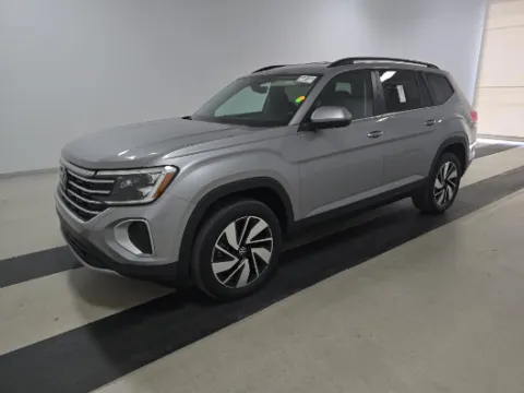 Photos of 2024 Volkswagen Atlas 2.0T SE w/Technology for sale in Summerville, SC at Automaxx of the Carolinas