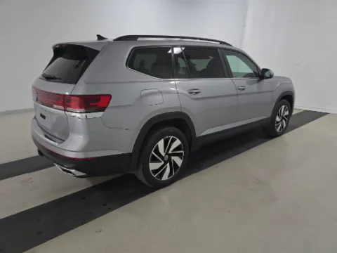 Another view of 2024 Volkswagen Atlas 2.0T SE w/Technology for sale in Summerville, SC at Automaxx of the Carolinas