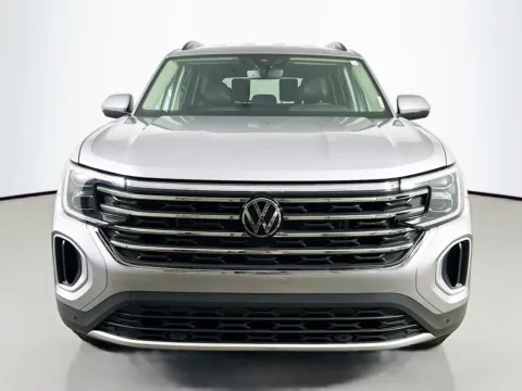 Photos of 2024 Volkswagen Atlas 2.0T SE w/Technology for sale in Summerville, SC at Automaxx of the Carolinas