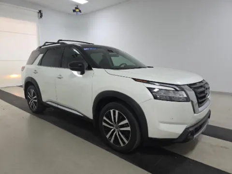 White 2023 Nissan Pathfinder Platinum for sale in Summerville, SC