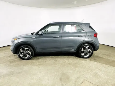 More photos of 2025 Hyundai Venue SEL at Automaxx of the Carolinas, SC