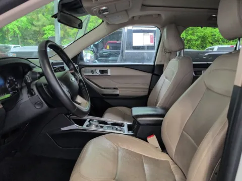 More photos of 2021 Ford Explorer Limited at Automaxx of the Carolinas, SC