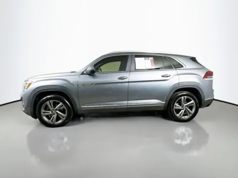 More photos of 2024 Volkswagen Atlas Cross Sport 2.0T SEL R-Line at Automaxx of the Carolinas, SC