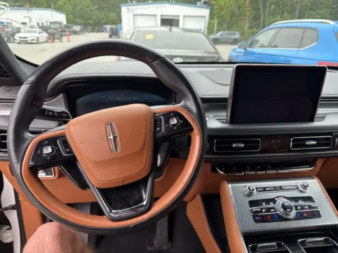 More photos of 2021 Lincoln Aviator Black Label at Automaxx of the Carolinas, SC