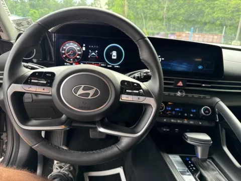 More photos of 2025 Hyundai Elantra SEL Convenience at Automaxx of the Carolinas, SC