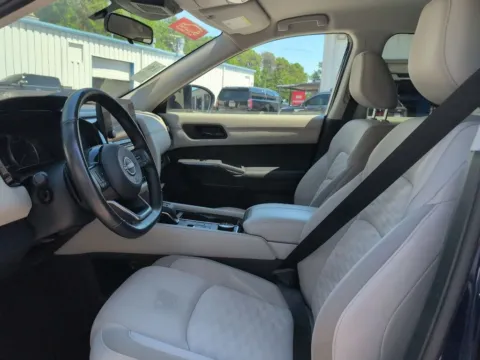More photos of 2023 Nissan Pathfinder SV at Automaxx of the Carolinas, SC