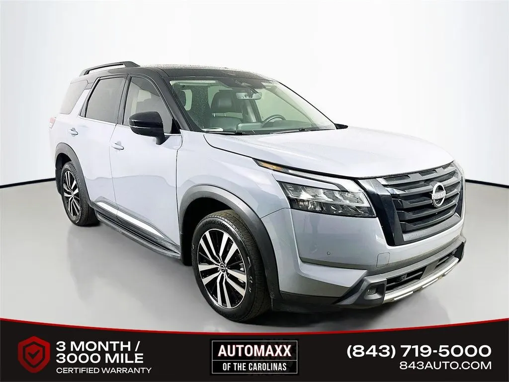 2023 Nissan Pathfinder Platinum 2WD's photo