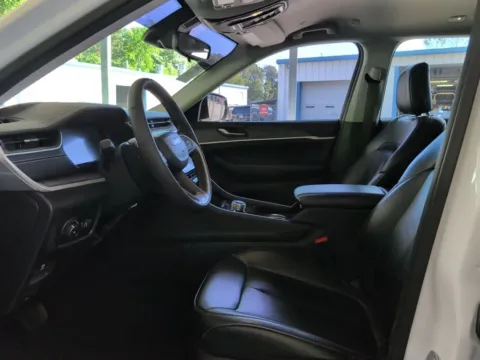 More photos of 2023 Jeep Grand Cherokee L Limited at Automaxx of the Carolinas, SC