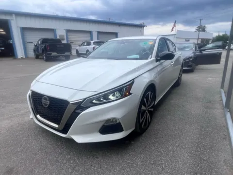 Photos of 2022 Nissan Altima 2.5 SR for sale in Summerville, SC at Automaxx of the Carolinas