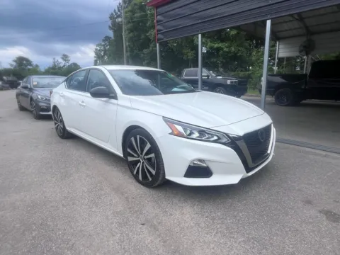 White 2022 Nissan Altima 2.5 SR for sale in Summerville, SC