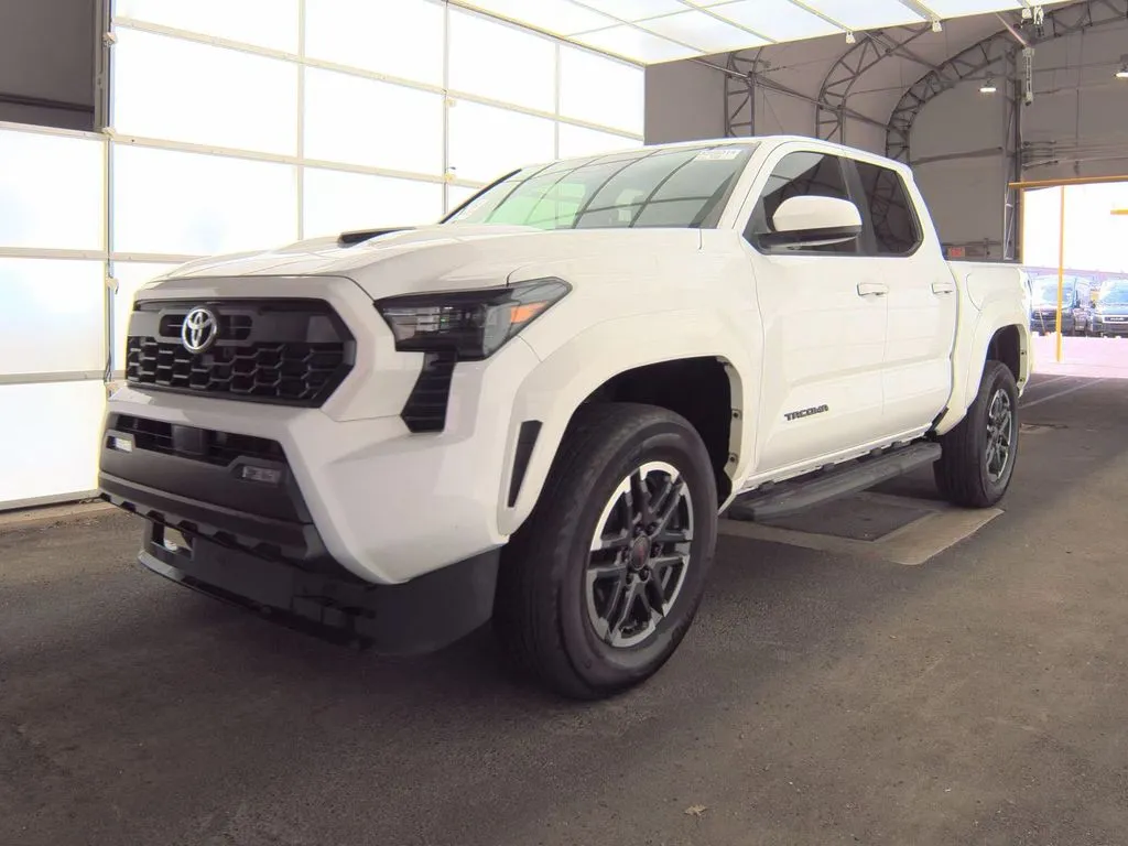 White 2024 Toyota Tacoma TRD Sport for sale in Summerville, SC