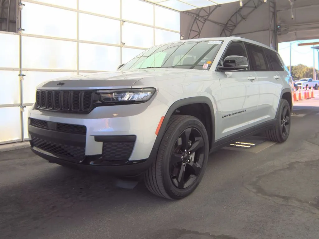 Silver 2023 Jeep Grand Cherokee L Altitude for sale in Summerville, SC