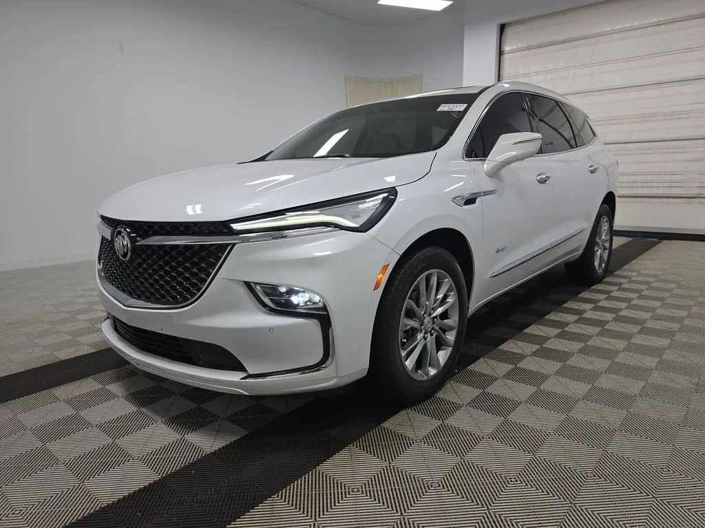 2023 Buick Enclave Avenir AWD's photo