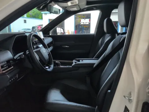 More photos of 2024 Toyota Grand Highlander Hybrid MAX Platinum at Automaxx of the Carolinas, SC