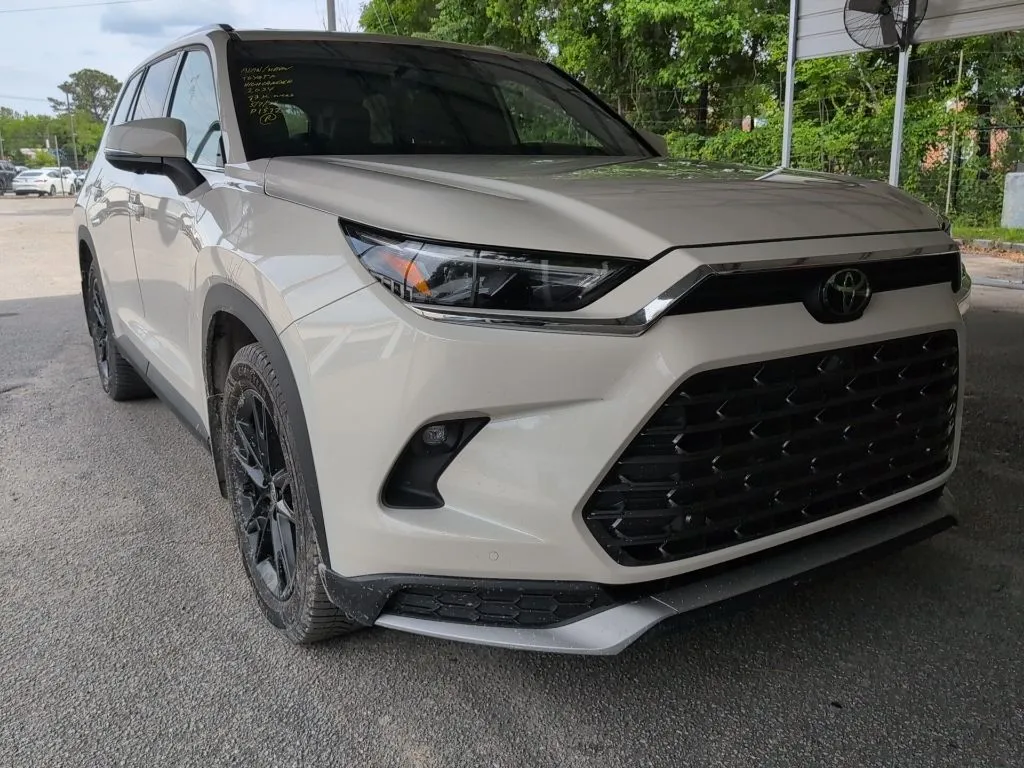 Unknown 2024 Toyota Grand Highlander Hybrid MAX Platinum for sale in Summerville, SC