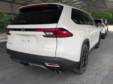 More photos of 2024 Toyota Grand Highlander Hybrid MAX Platinum at Automaxx of the Carolinas, SC