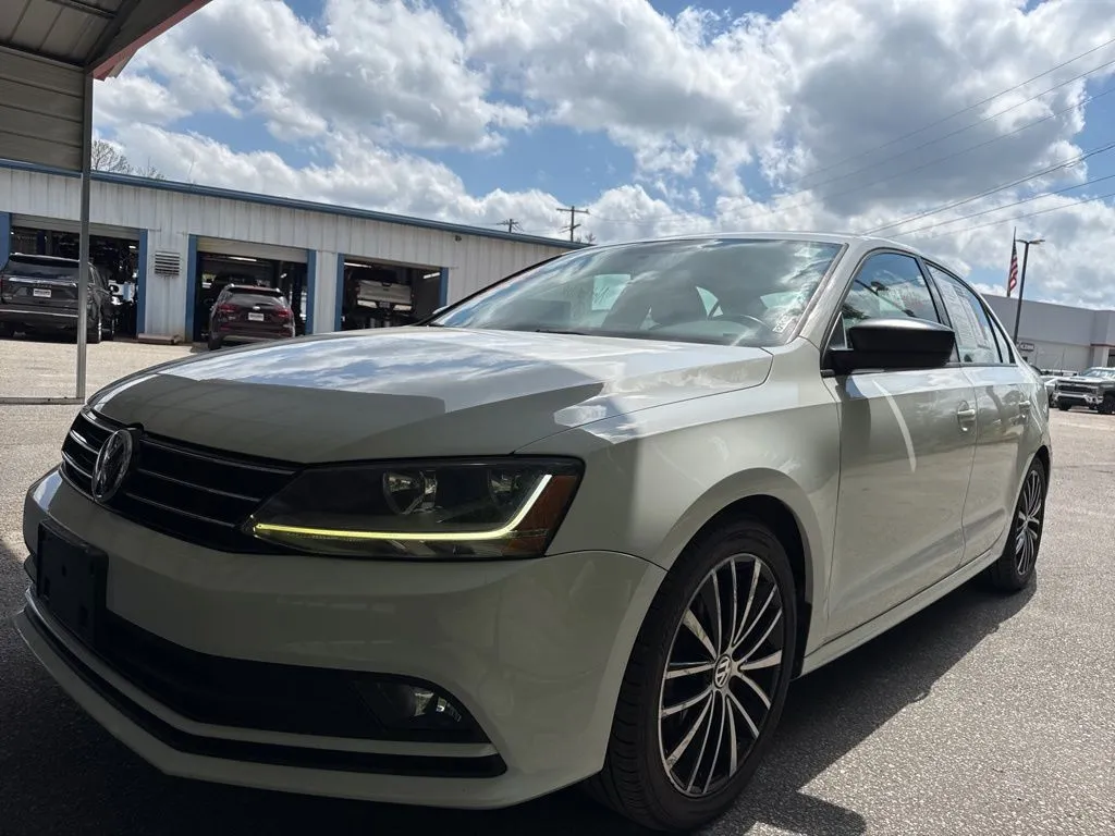 2017 Volkswagen Jetta 1.8T Sport Auto's photo