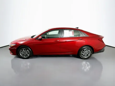 More photos of 2024 Hyundai Elantra SEL at Automaxx of the Carolinas, SC