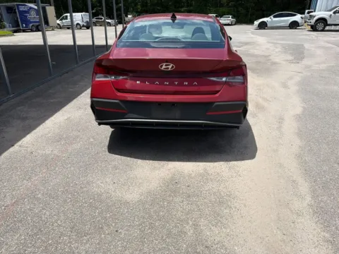 More photos of 2024 Hyundai Elantra SEL at Automaxx of the Carolinas, SC