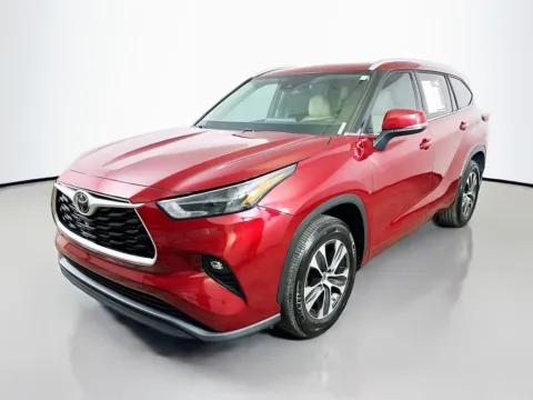 Another view of 2022 Toyota Highlander XLE for sale in Summerville, SC at Automaxx of the Carolinas