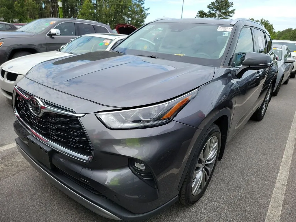 2021 Toyota Highlander Platinum 4x4 V6's photo