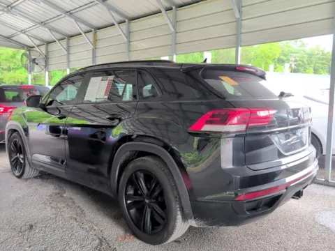 More photos of 2022 Volkswagen Atlas Cross Sport 3.6L V6 SEL R-Line at Automaxx of the Carolinas, SC