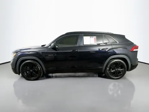 More photos of 2022 Volkswagen Atlas Cross Sport 3.6L V6 SEL R-Line at Automaxx of the Carolinas, SC