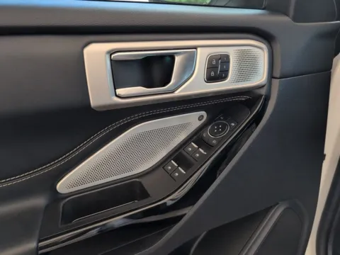 More photos of 2022 Ford Explorer ST at Automaxx of the Carolinas, SC
