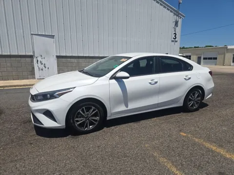 White 2022 Kia Forte LXS for sale in Summerville, SC
