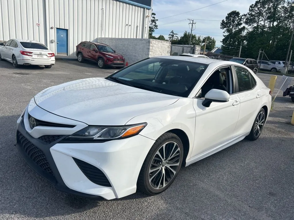 White 2019 Toyota Camry SE for sale in Summerville, SC