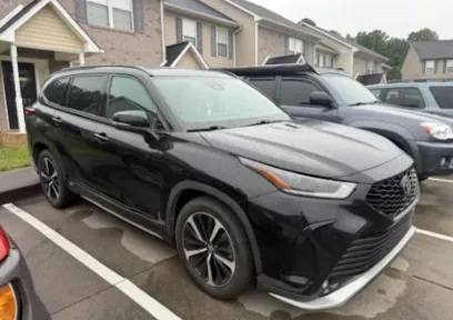 Black 2021 Toyota Highlander XSE for sale in Summerville, SC