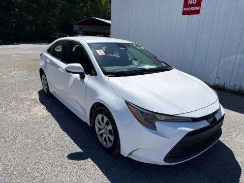 White 2023 Toyota Corolla LE for sale in Summerville, SC