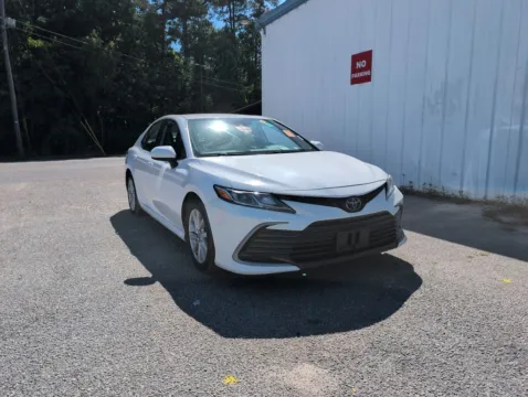 White 2022 Toyota Camry LE for sale in Summerville, SC