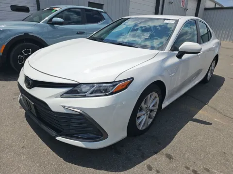 White 2022 Toyota Camry LE for sale in Summerville, SC