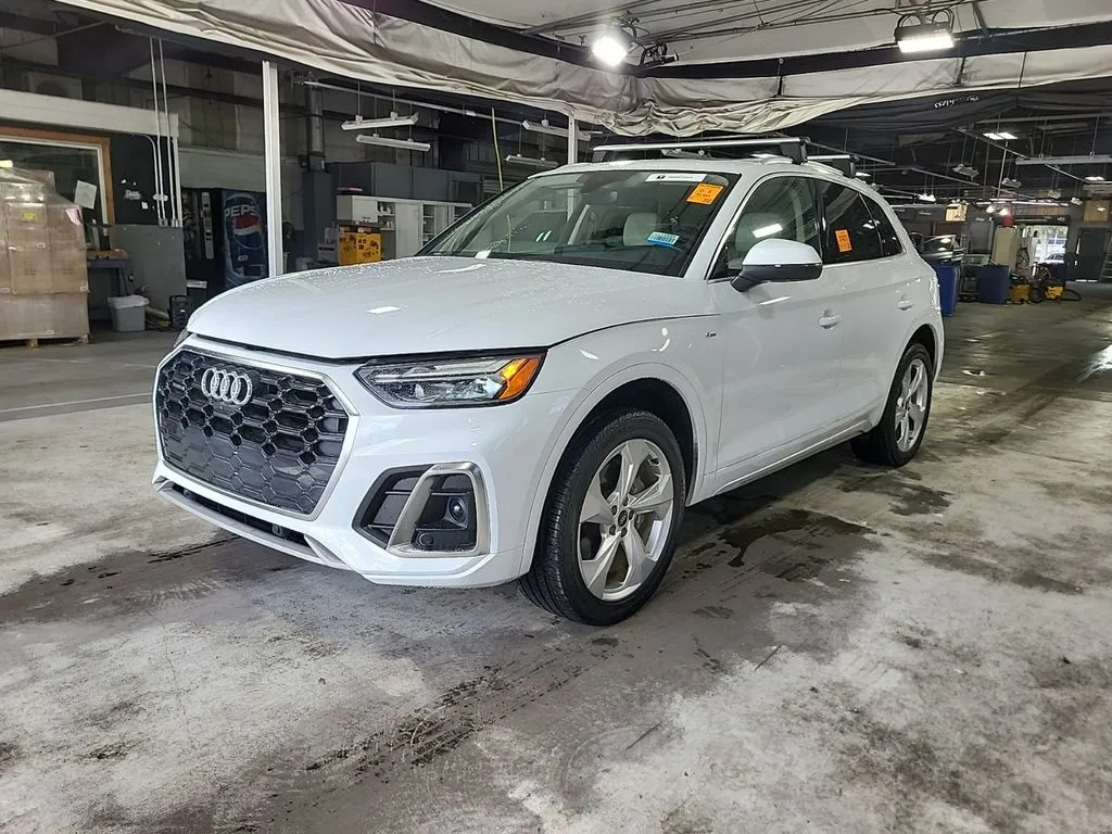 2023 Audi Q5 45 Premium Plus's photo
