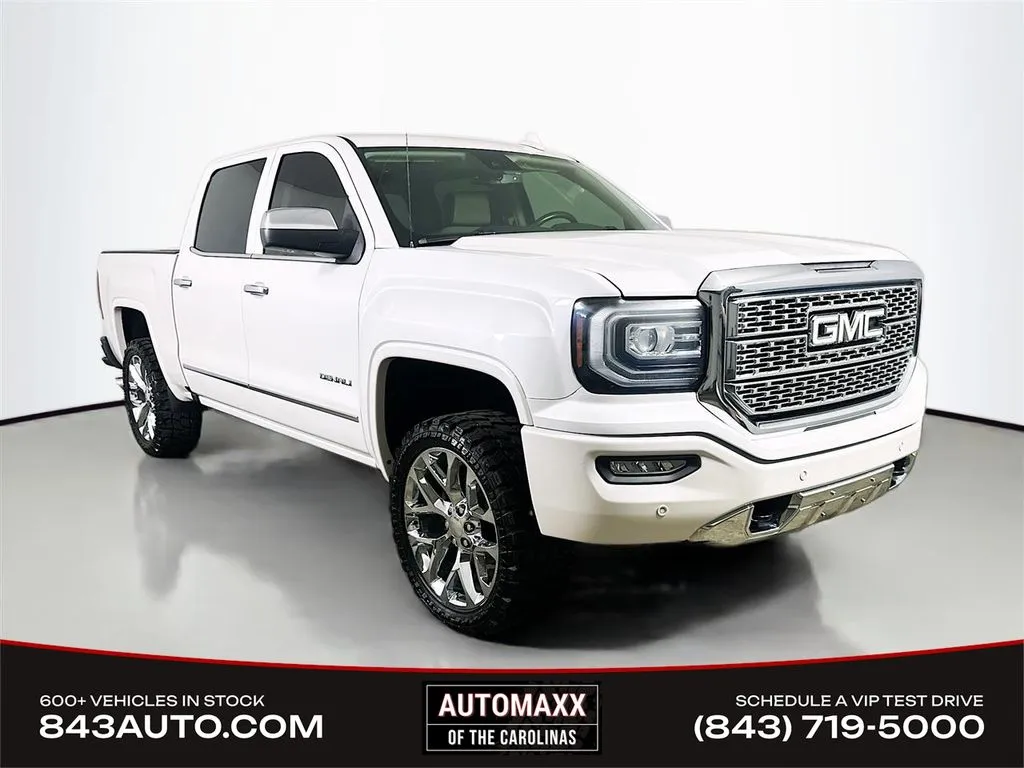 2016 GMC Sierra 4WD Crew Cab Short Box's photo
